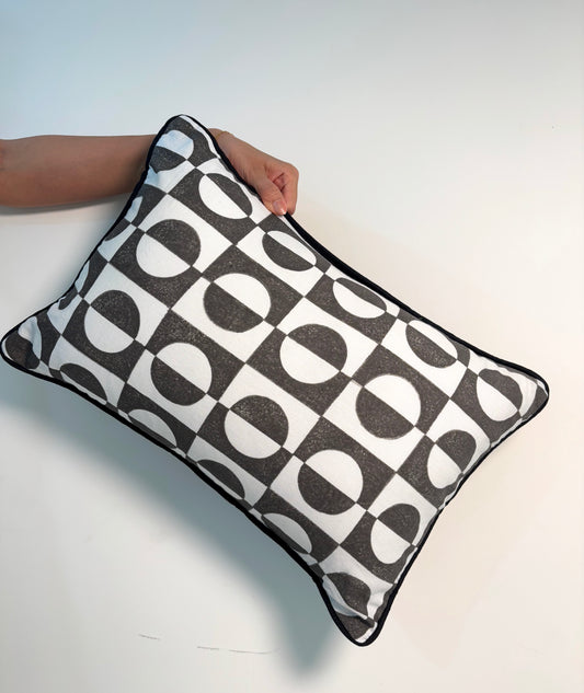 Retro Check Cotton Rectangle Cushion Cover l Black & White
