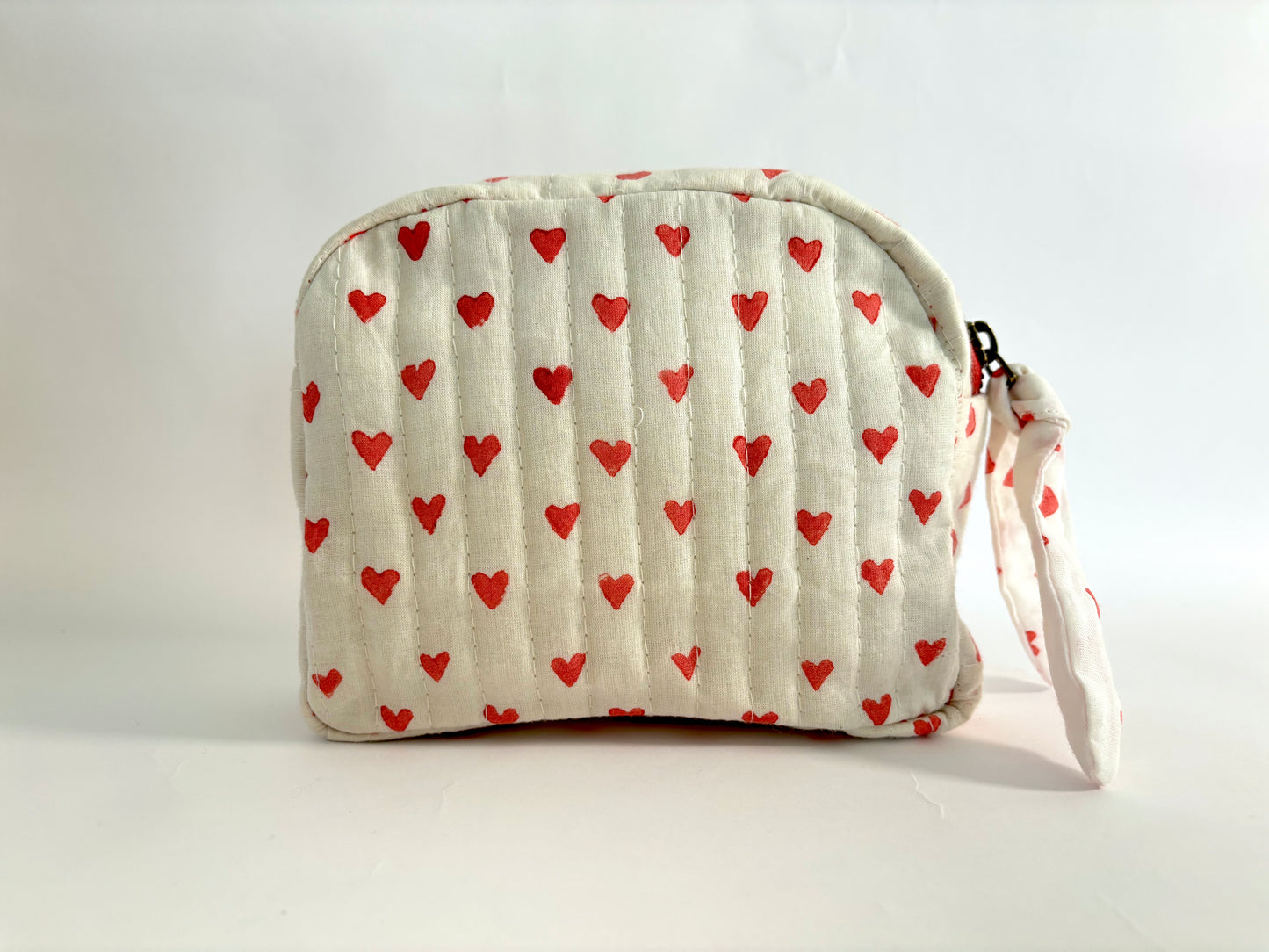 Sustainable Quilted Cotton Travel Organiser l The Classic Pouch l Red Hearts on White