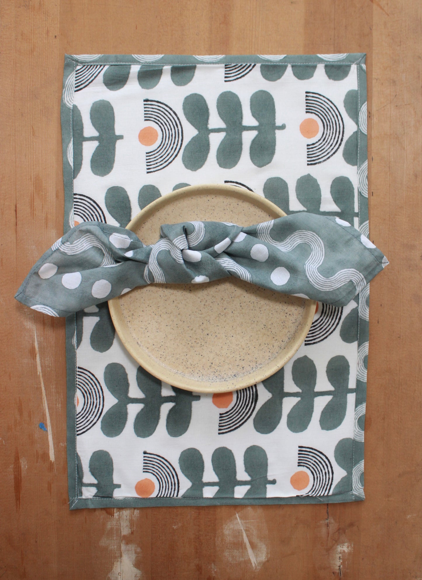 Sustainable Table Linen Set l Placemats & Napkin l Set of four