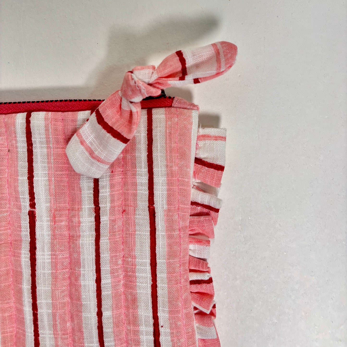 Sustainable Quilted Cotton Travel Pouch l Rosé Flat Frill Organizer
