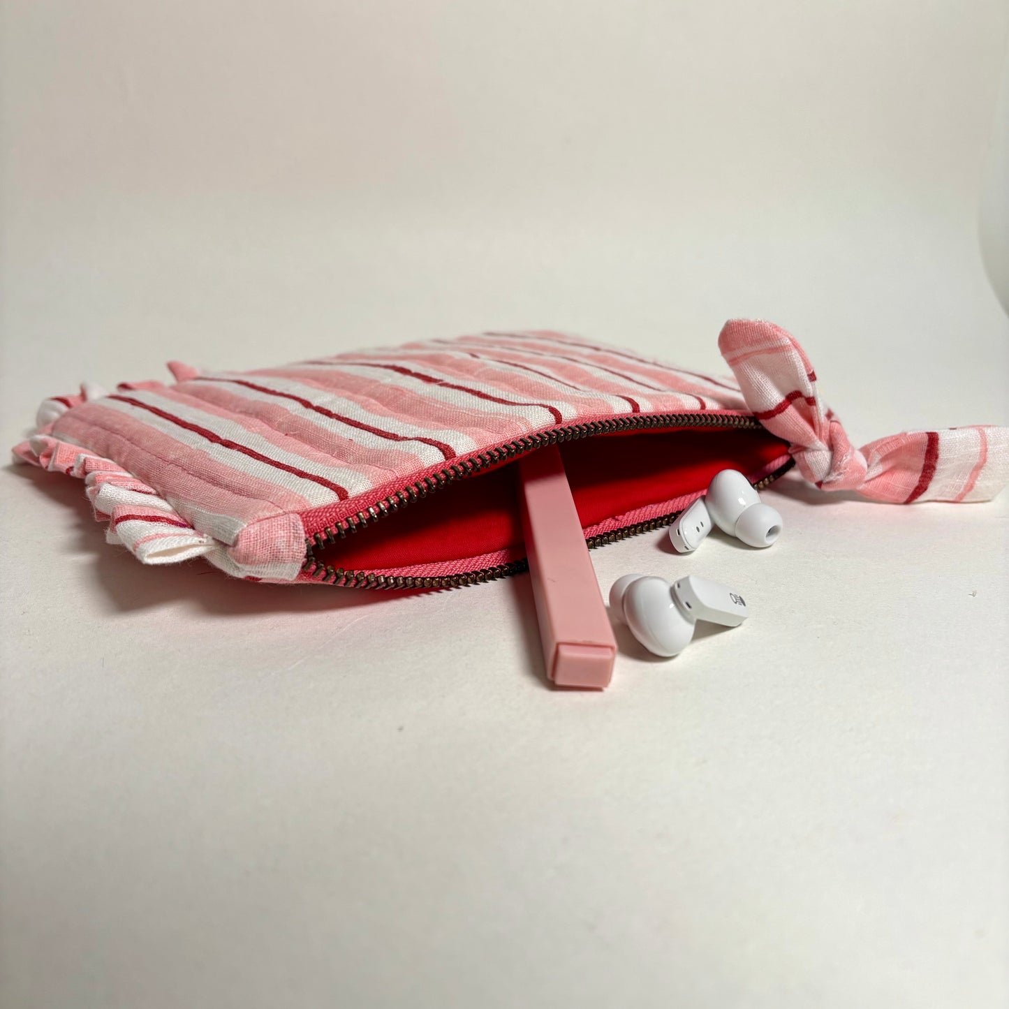Sustainable Quilted Cotton Travel Pouch l Rosé Flat Frill Organizer