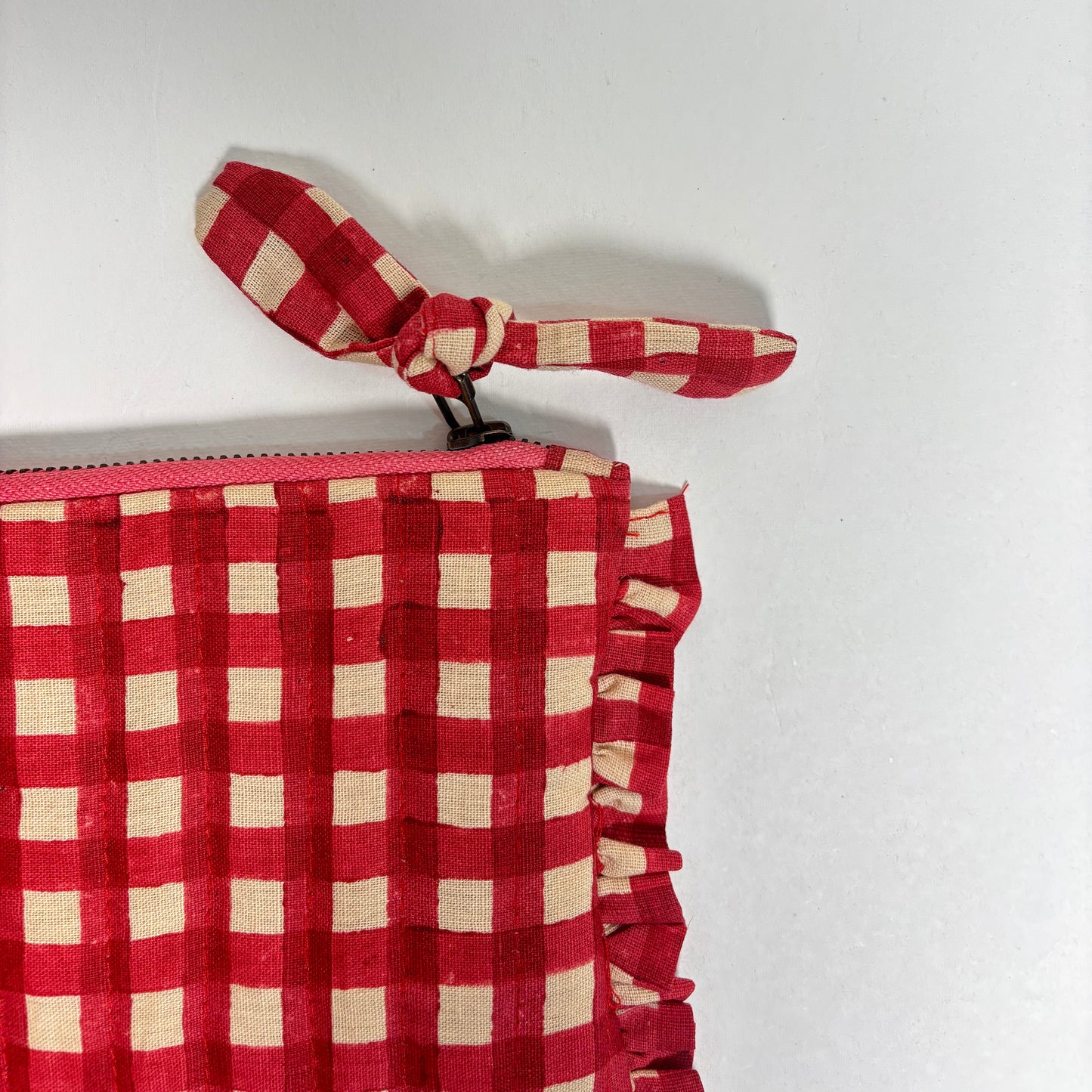 Sustainable Quilted Cotton Travel Pouch l Red Checks Flat Frill Organizer