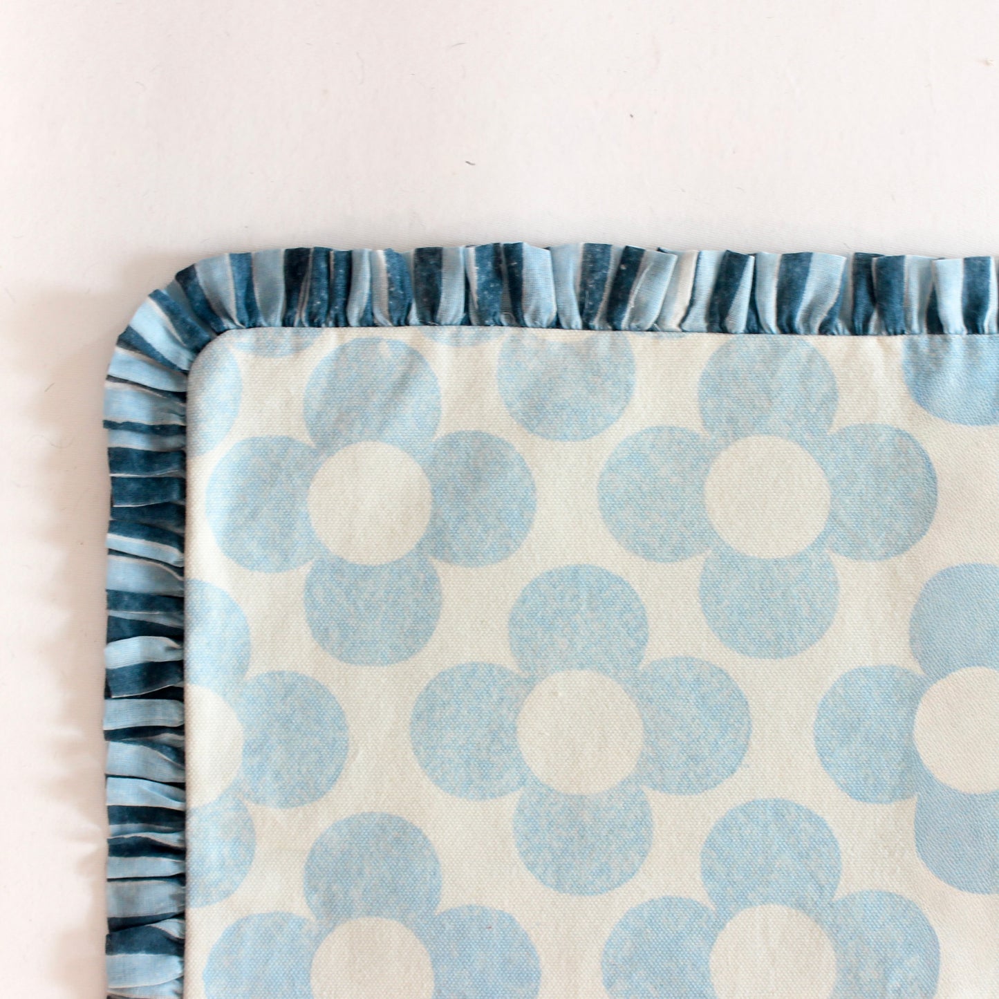 Retro Flower Frill Placemat | Set of two
