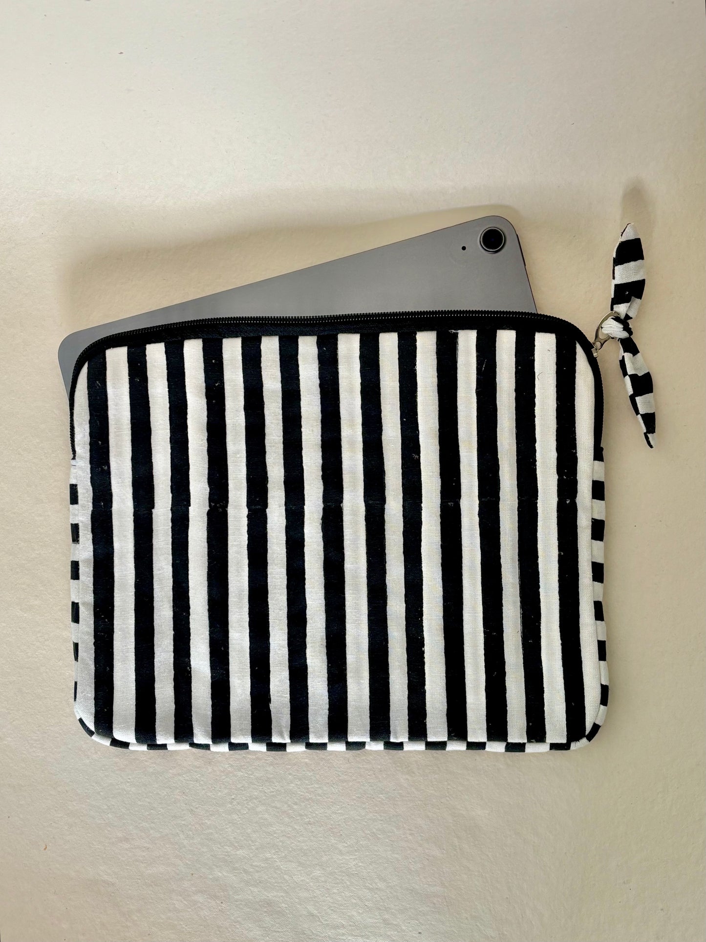 Gift Bundle for Him- Pouch / ipad sleeve + diary set (Black & White)